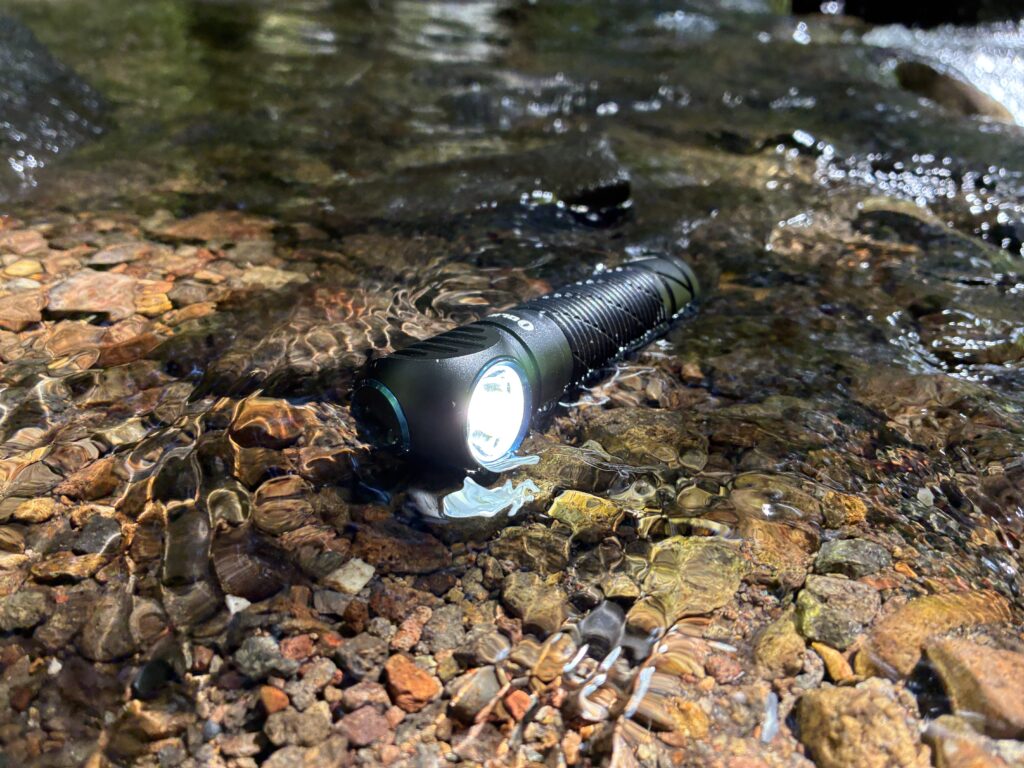 Olight Perun2
IPX8
ヘッドライトの防水性能が高いため、水没しても問題なく駆動
